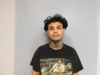 Chronicle Hispanic trio rob: The family expected a visit, but not the thugs