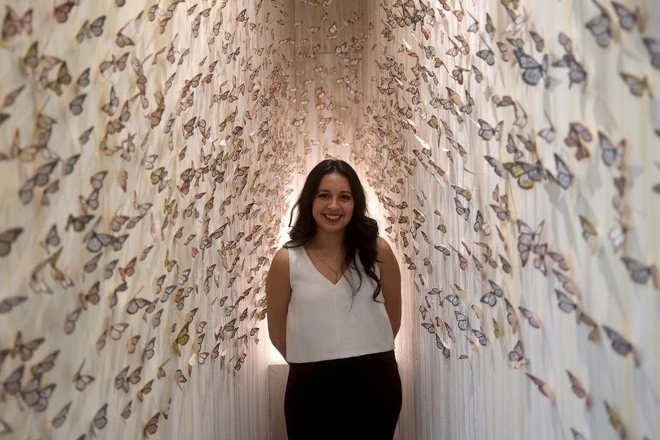 Exhibición de la artista Yehimi Cambrón denuncia abusos en cárcel del ICE featured image