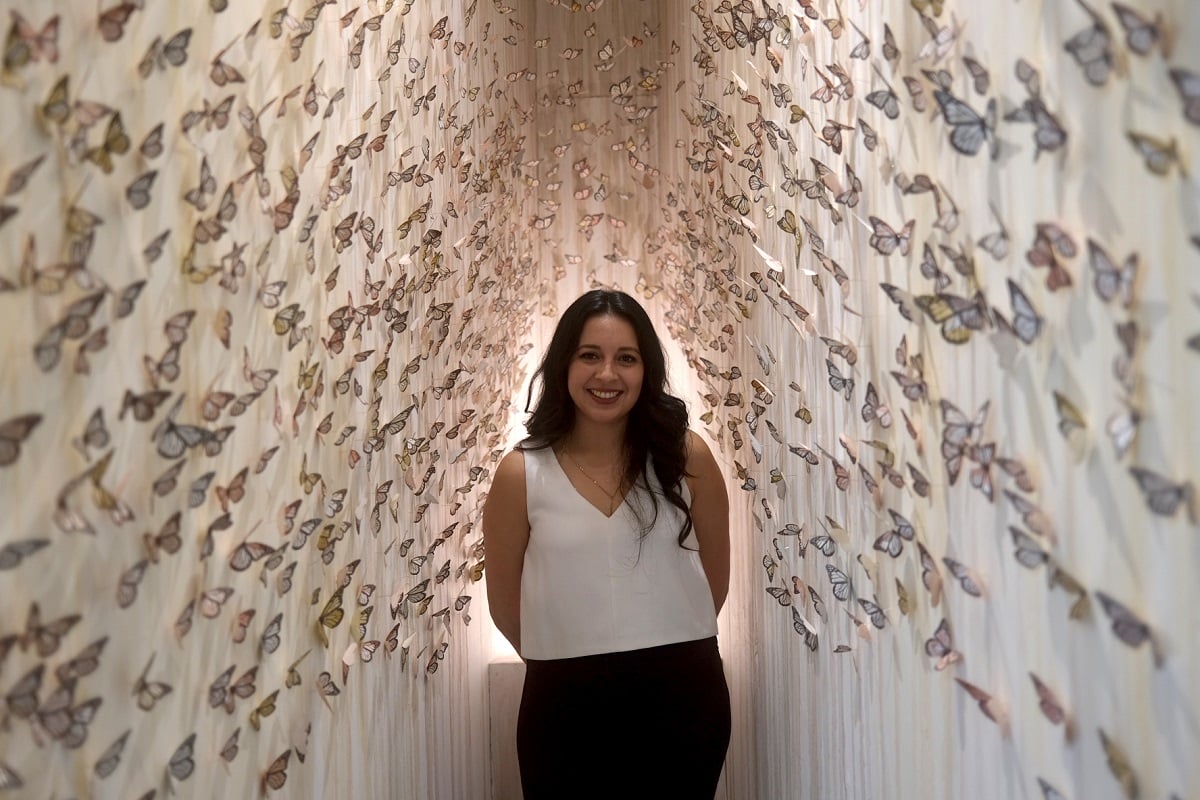 Exhibición de la artista Yehimi Cambrón denuncia abusos en cárcel del ICE