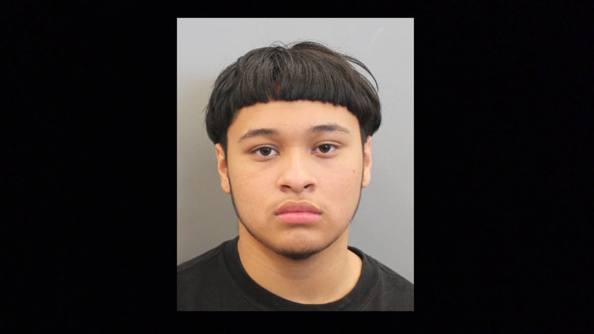 Abraham Córdova, de apenas 17 años, fue detenido en Texas por ser presunto responsable de un robo violento con arma de fuego.