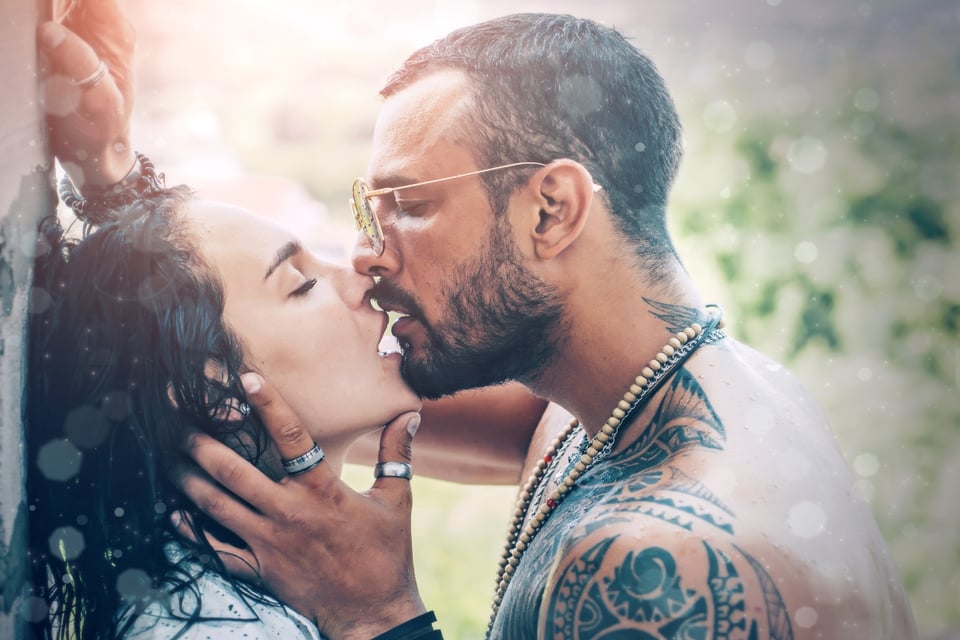 Besos, excitación, juegos previos, sexo, MundoNOW