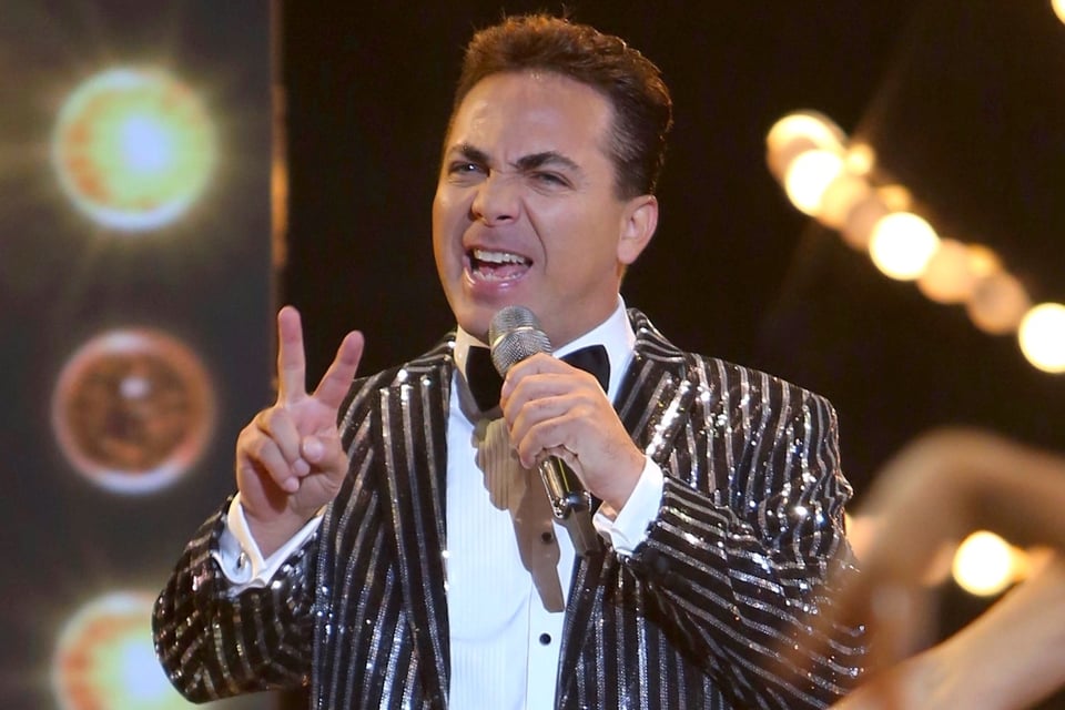 Cristian Castro, Cambio de imagen, Estilo musical. Baladas románticas, Versatilidad