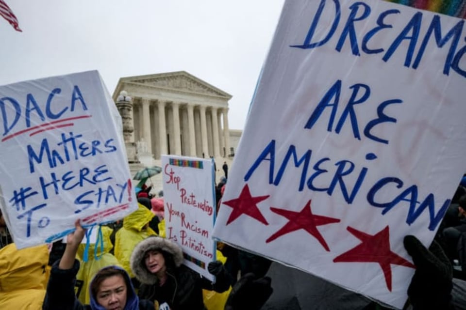 Corte de EEUU da buenas noticias para inmigrantes y decide mantener DACA