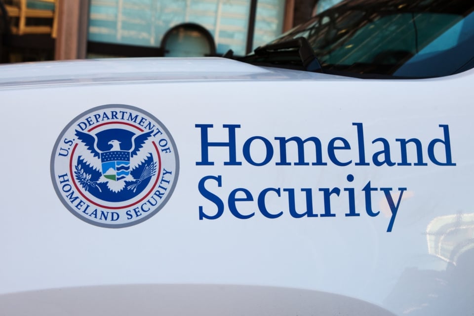 DHS anuncia proceso para mantener protección contra deportaciones