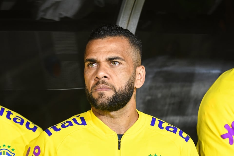 Dani Alves es condenado a 4 años de prisión por agresión sexual