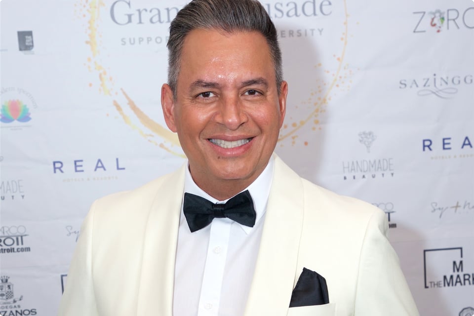 carisma, televisión, monologuista, cantante
