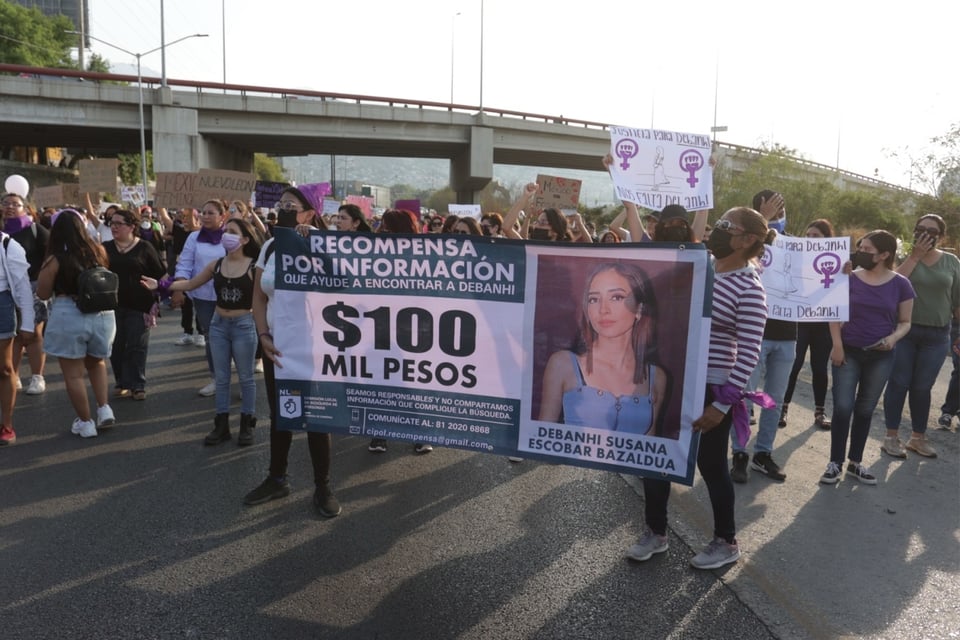 Confirman que celular de Debanhi Escobar estaba bajo el agua
