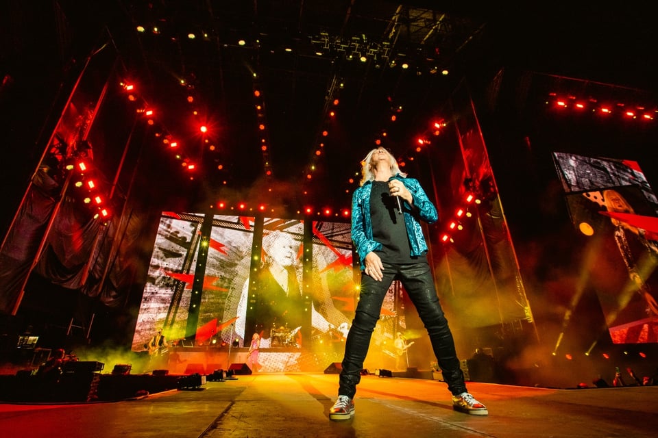 Hospitalizaron a cantante de Def Leppard en Bogotá a horas de concierto