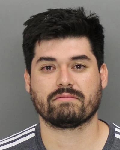 Crónica Arrestan trío latinos