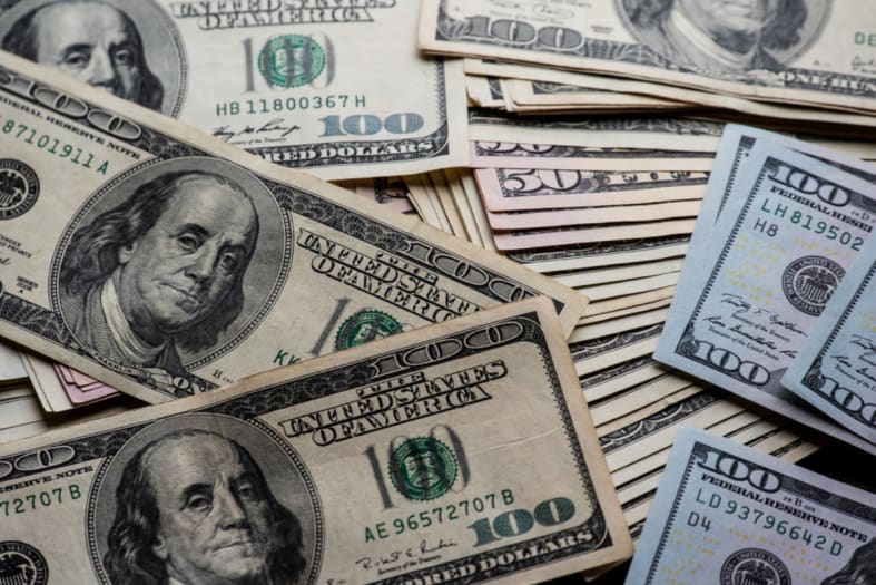 Planean entregar cheques de $ 2,000 dólares cada año y ¡sin importar la edad!