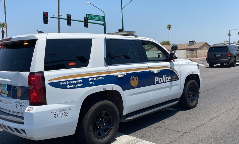 Phoenix Police Department, patrol car, Phoenix, Arizona, MundoNOW