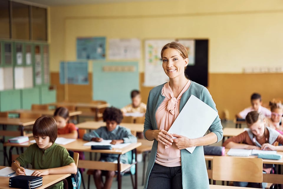 profesor, clase, escuela primaria, estudiantes, MundoNOW