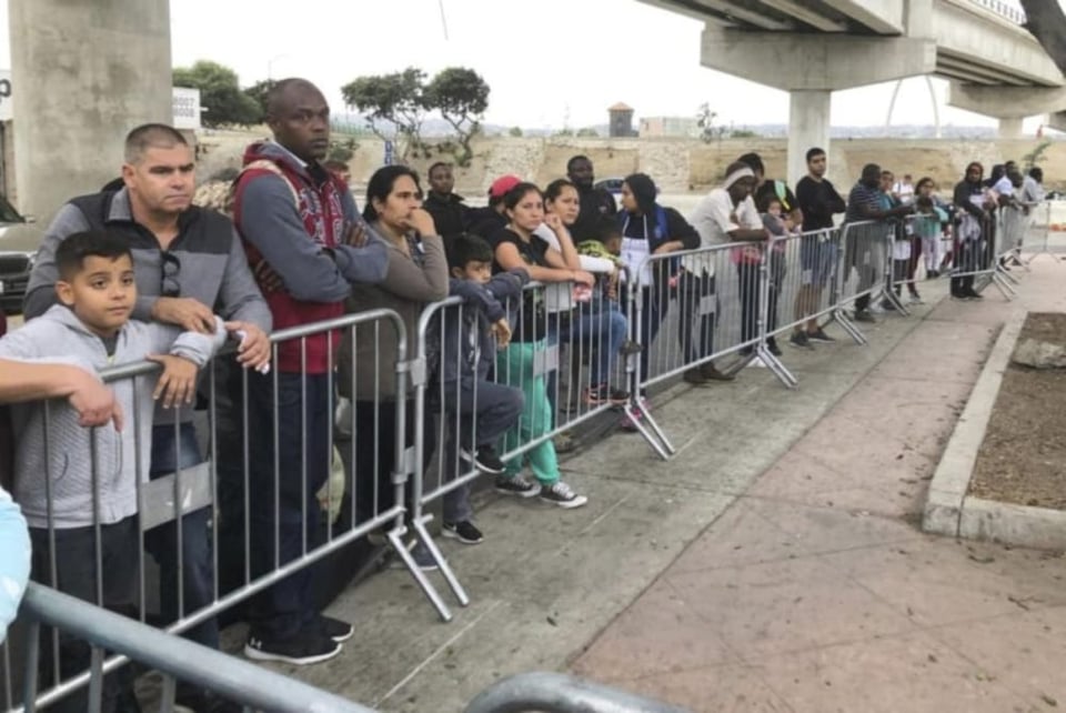 Anuncian proyecto de ley que beneficiará a los migrantes a obtener la ciudadanía