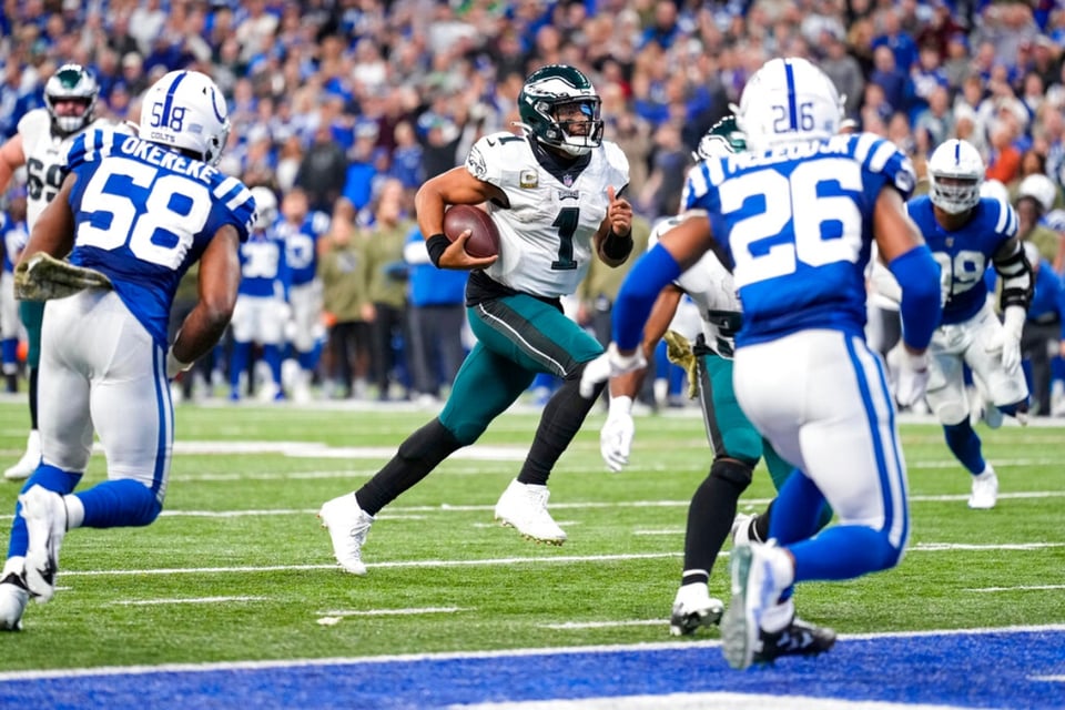 Eagles logran victoria ante los Colts ‘por muy poco’ (FOTOS)