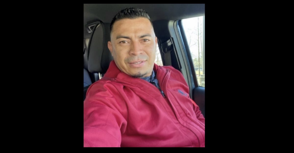 Edwin Henríquez Cuéllar tiene una orden de arresto en Texas como presunto responsable del asesinato de Alejandro Mejía.