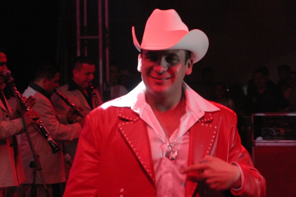 ASÍ MATARON AL QUERIDO CANTANTE