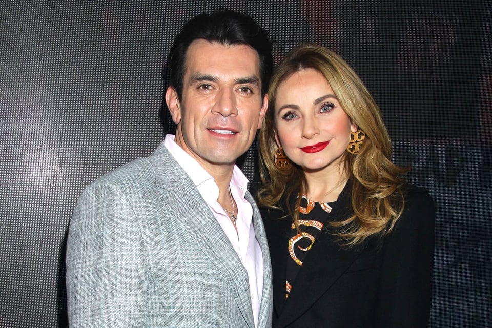 Jorge Salinas, Elizabeth Álvarez, Cambio físico, Fiesta temática Barbie, Redes sociales