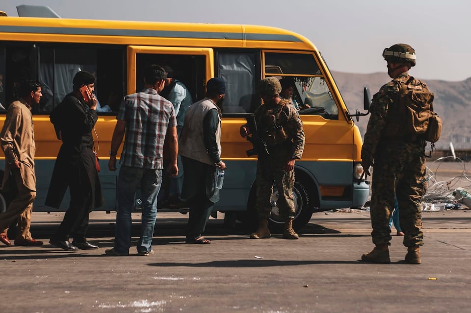 The Taliban regime gains positions at the airport
