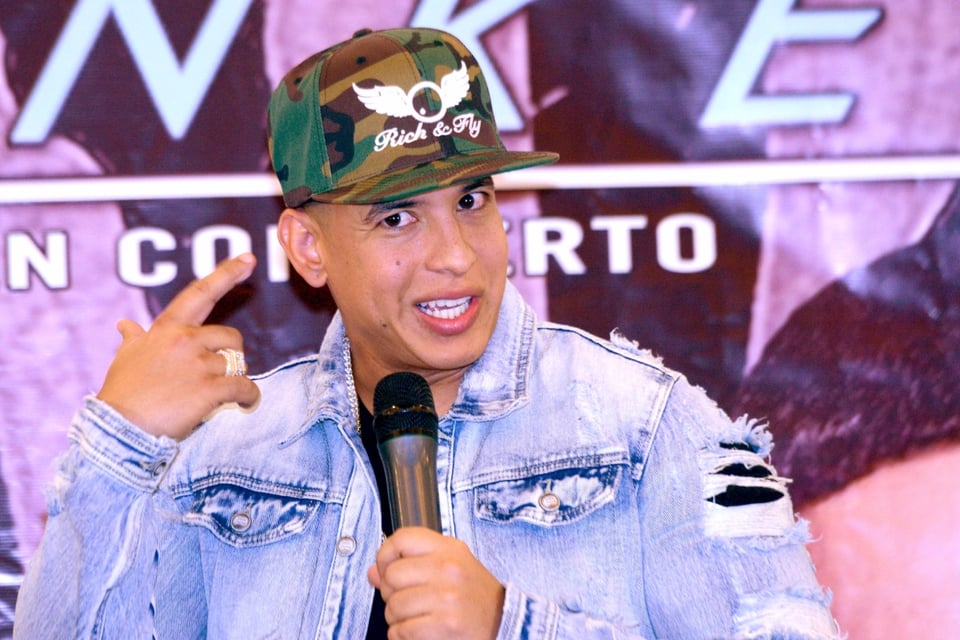 gorra, rueda, prensa, MundoNow