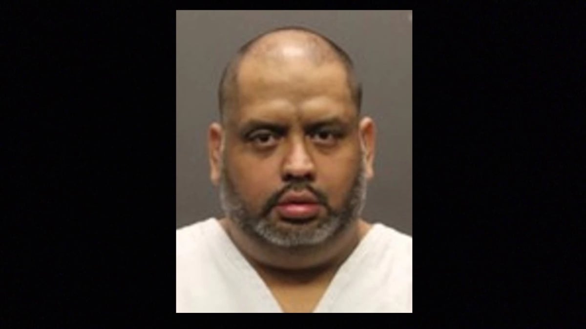 Edward Esquibel Jr. fue detenido por asalto agravado con arma mortal en contra de un servidor público tras arrollar a un oficial de policía en Arizona.