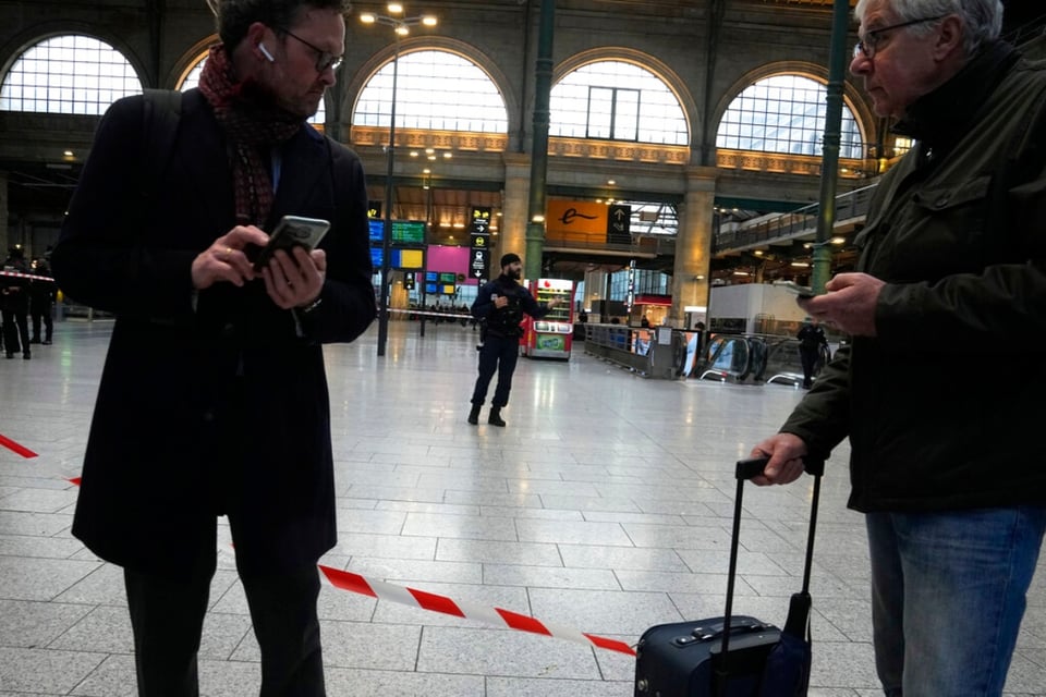 Hombre realiza ataque en estación de tren en París; deja al menos 6 heridos (VIDEO)