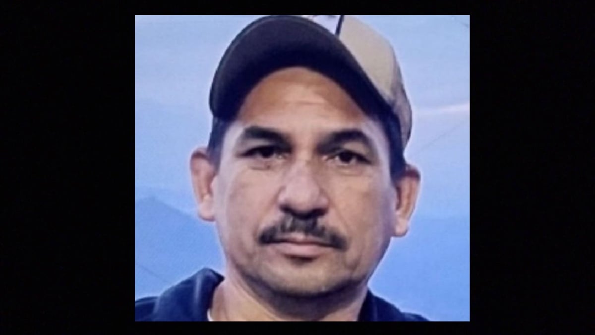 Ever Navarrete is wanted for shooting his wife to death for leaving him