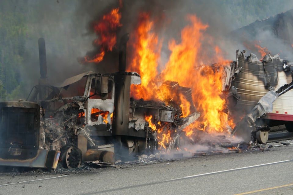 Explosión de camión Nueva Jersey, Peligro, Bomberos, Autoridades, Investigaciones