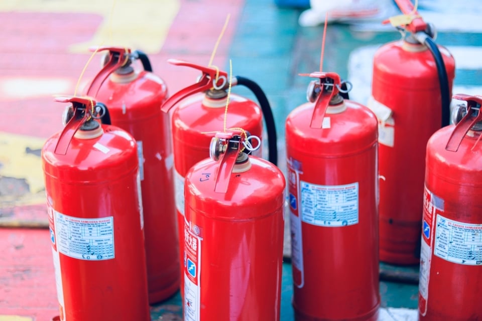 Explotó y lanzó fragmentos de metal al pecho del niño