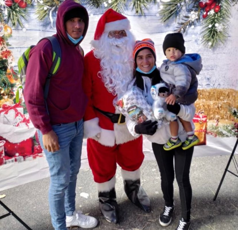 Yonathan y su familia, el tren de la tragedia, reportaje, sueño americano, familia hispana con Santa