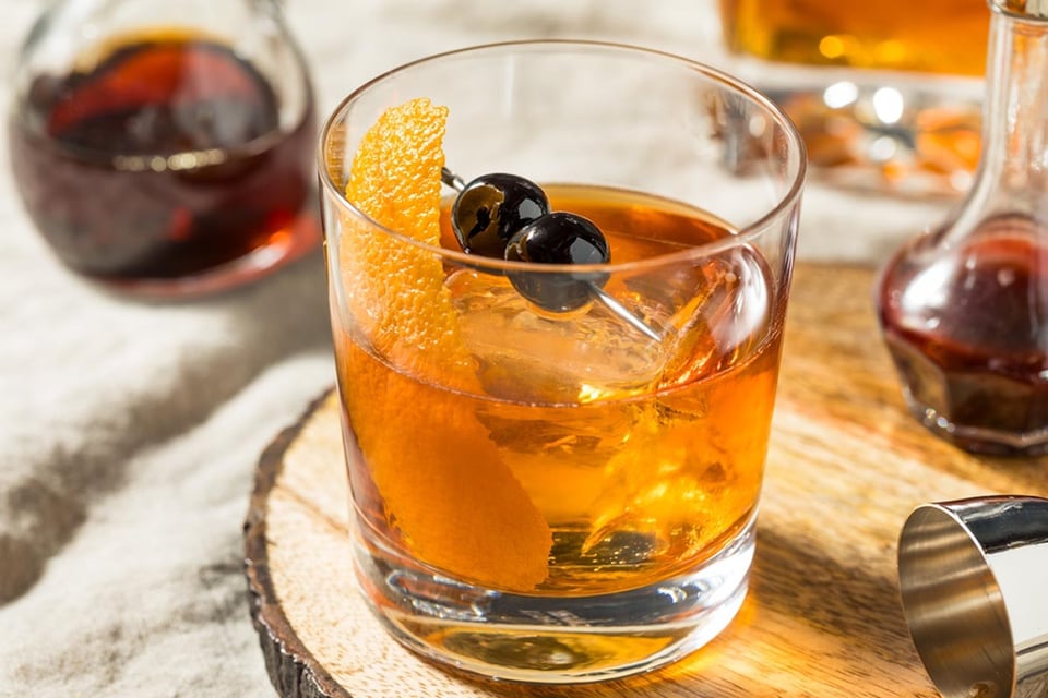 Maple bourbon smash, drink, alcohol, beverage
