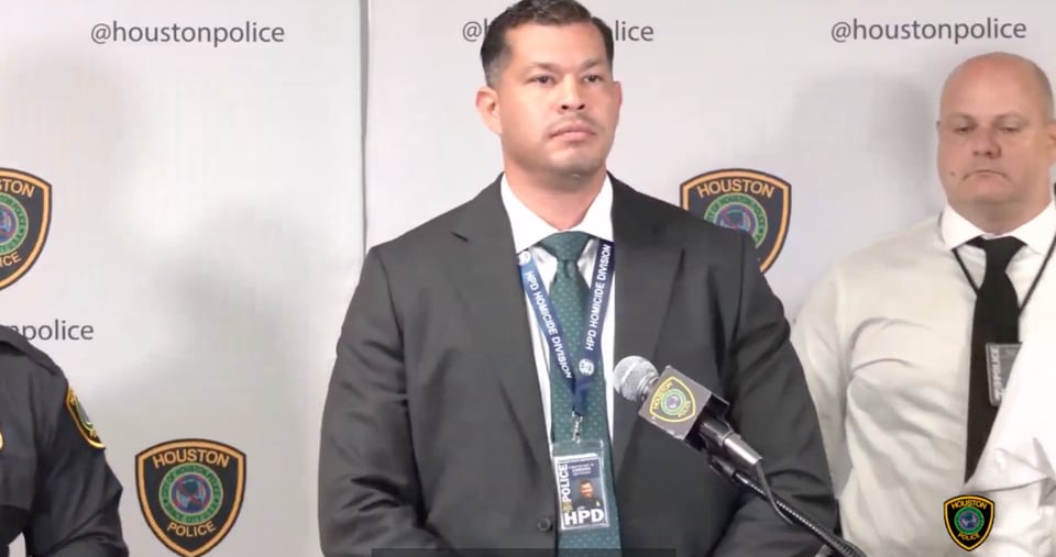 Varios patrulleros del HPD incluso hablaron con Rudy Farías