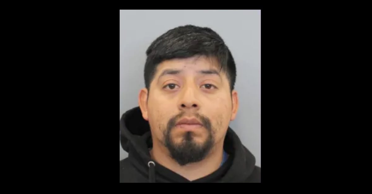 José Manuel Fernández Ortiz fue detenido en Texas acusado de manejar bajo el influjo del alcohol en un aparatoso accidente.