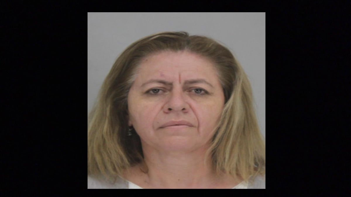 Gloria Flores fue detenida en Texas por ser la segunda persona involucrada en el brutal asesinato de Juanita Elena Rodríguez.