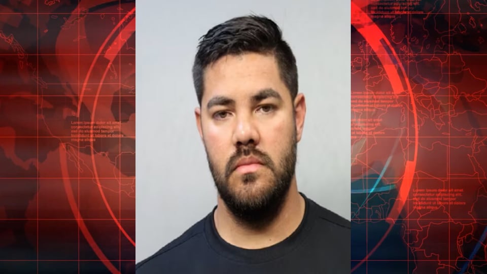 Profesor hispano arrestado por conducta inapropiada con estudiante en Miami Shores
