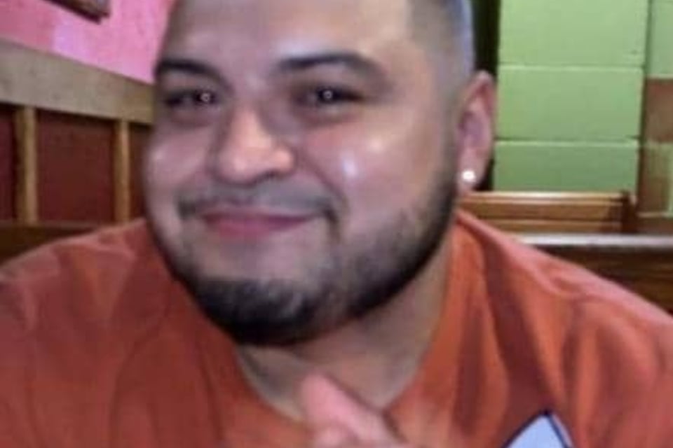 Padre hispano asesinado por un vecino en un barbacoa featured image