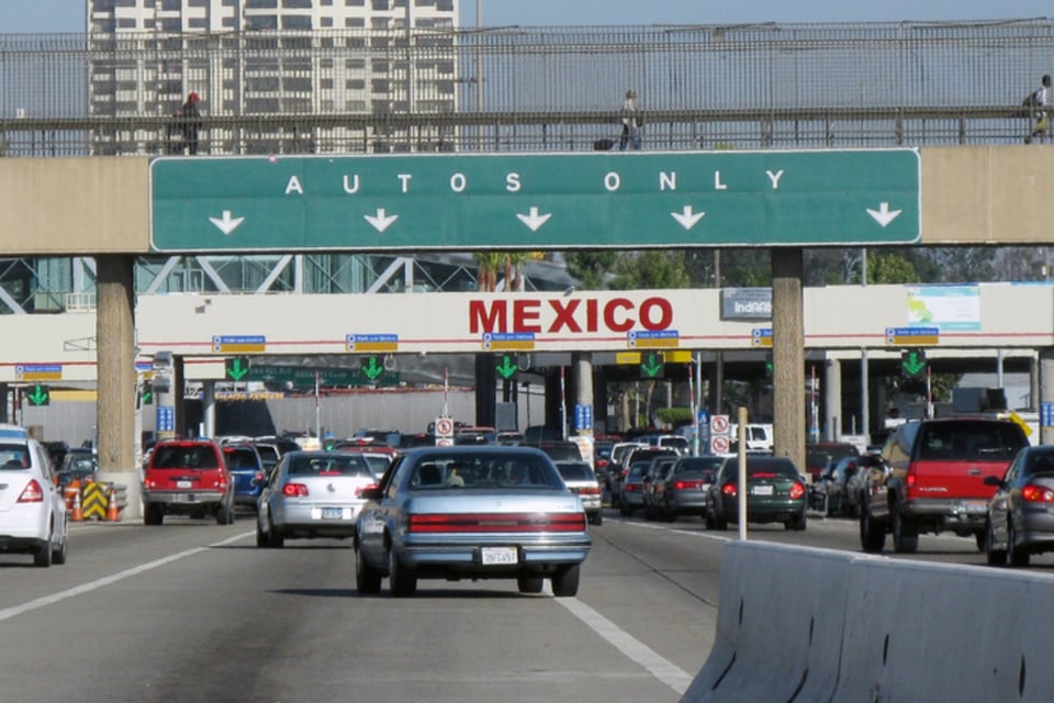 Estados Unidos aplica nuevas restricciones para cruzar la frontera
