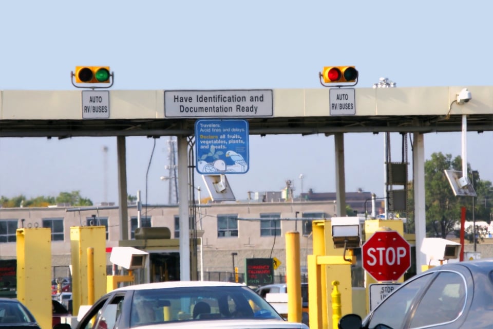 EE.UU. cambia el trámite de entrada migratoria en la garita Calexico Este, en California featured image
