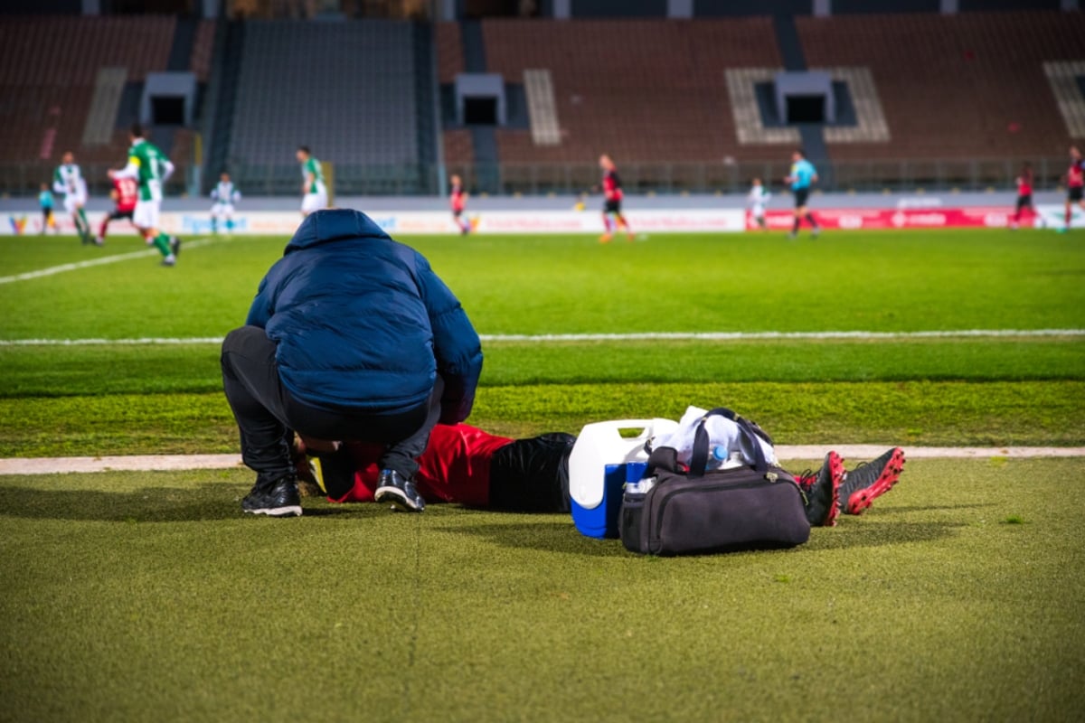 Muere futbolista hispano en pleno partido