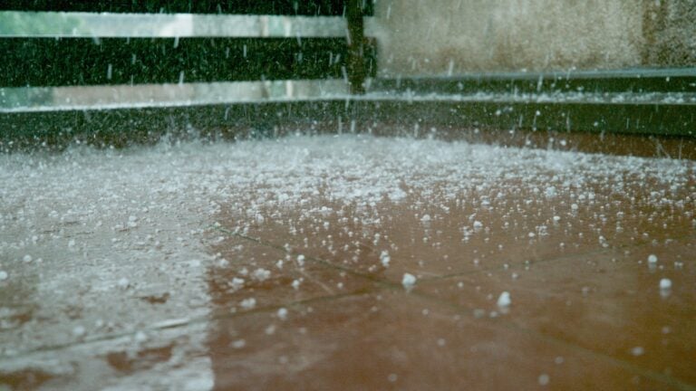 Pronostican clima severo: Posibilidad de vientos fuertes y hasta granizo para el sur de Florida