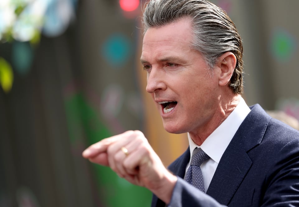 Gavin Newsom acusa a Donald Trump de avivar la violencia en Los Ángeles