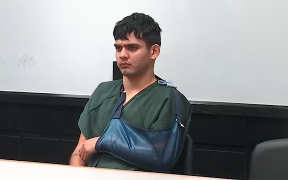 Crónica: Acusan a hispano de la muerte de policía