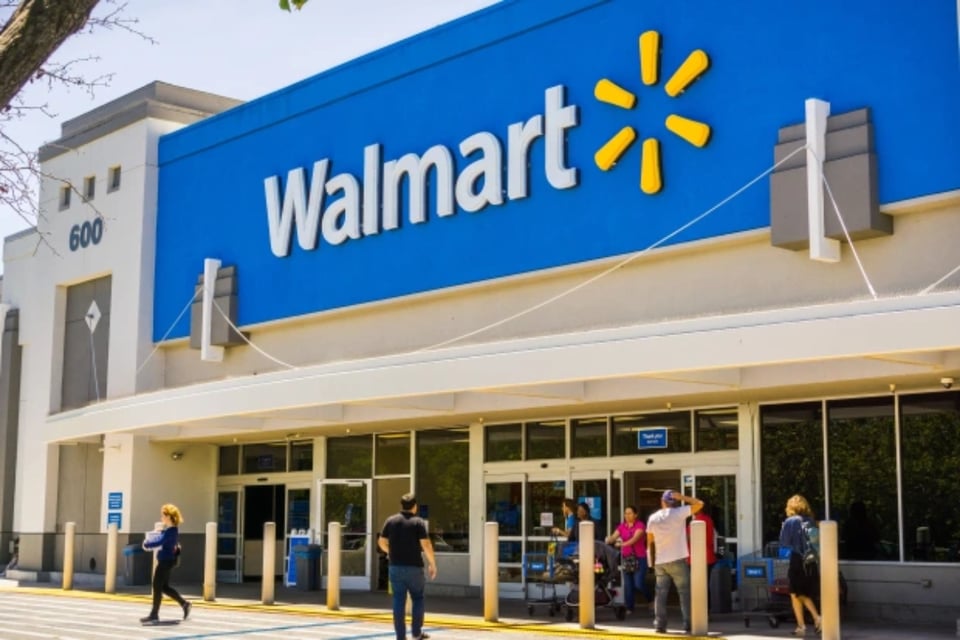 Walmart está recortando los precios a medida que la inflación golpea las billeteras de los compradores