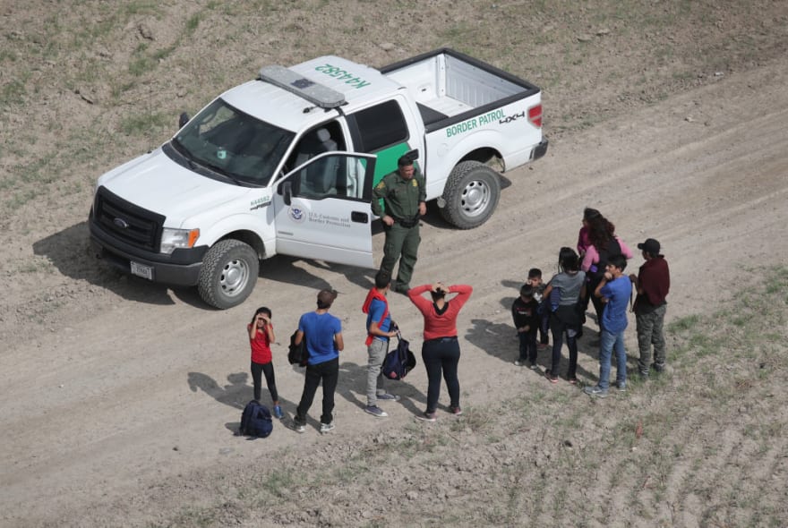 'La migra' explodes against body cameras