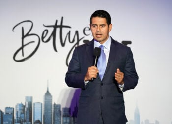 Anuncian regreso exintegrante Telemundo