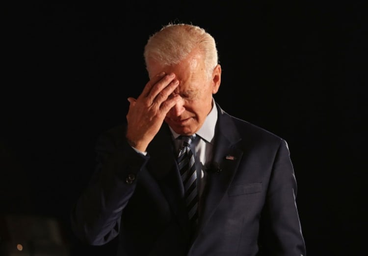 Curious: American YouTuber offers free nude photos to those who vote for Biden (PHOTO)