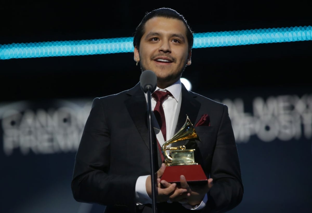 ¡’Humillan’ a Christian Nodal en público!, fanática hizo lo inimaginable