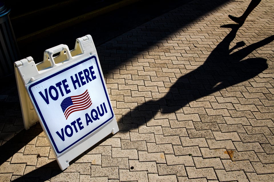 Conspiracies fuel Arizona gubernatorial and Senate candidates