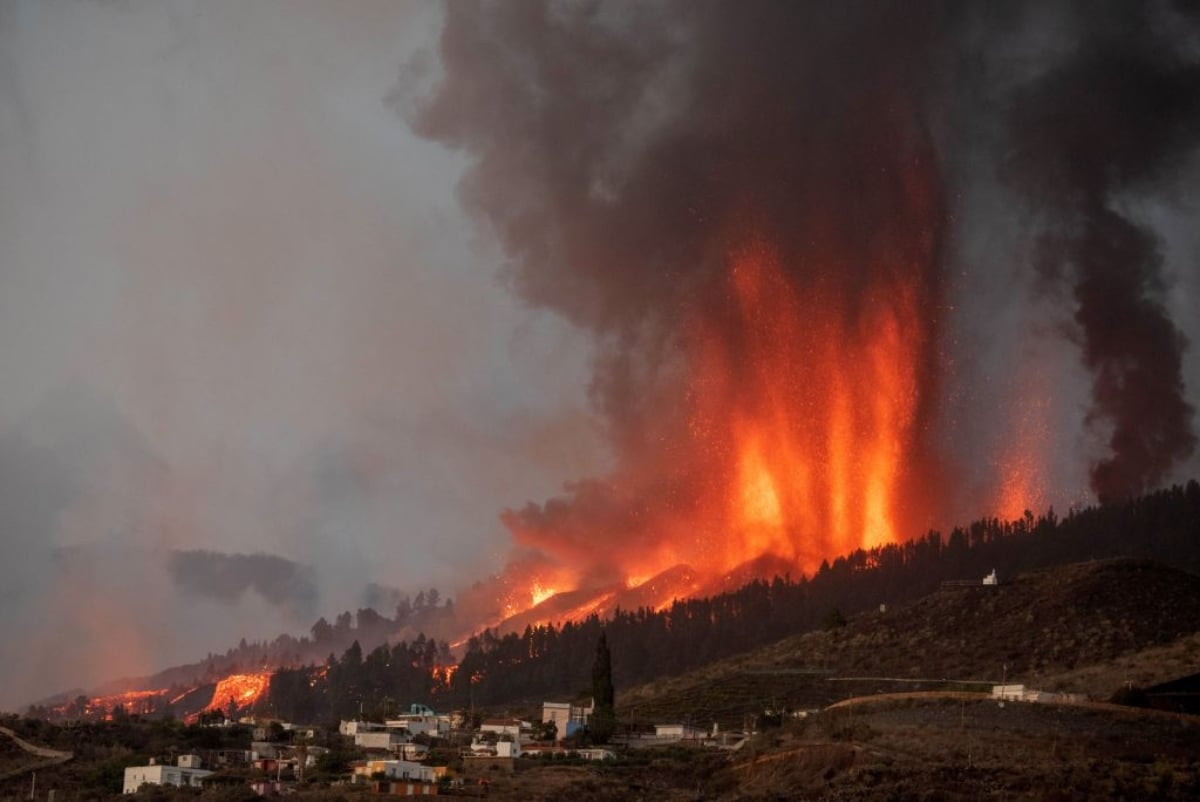 La Palma: serie de sismos sacude isla española mientras fluye la lava