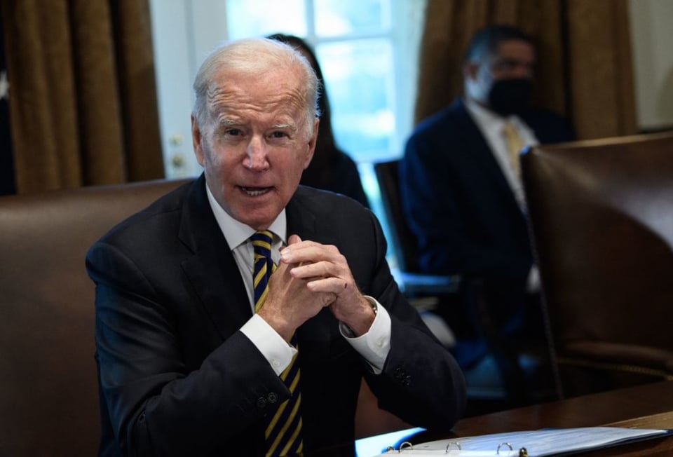 Corte confirma bloqueo de orden de Biden para vacunación de trabajadores featured image