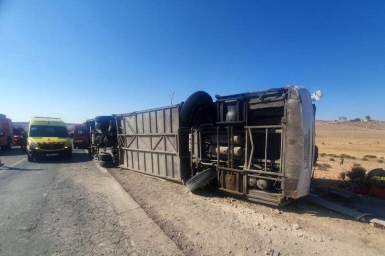 Terrible accidente de autobús termina con múltiples muertos